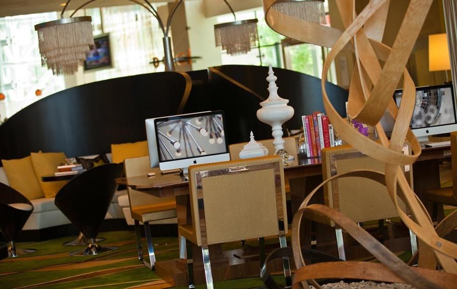 Renaissance Arlington Capital View Hotel Bagian luar foto