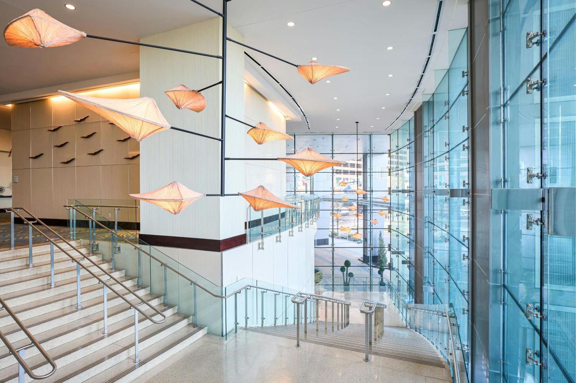 Renaissance Arlington Capital View Hotel Bagian luar foto