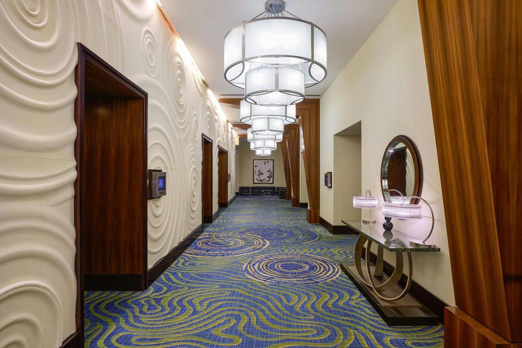 Renaissance Arlington Capital View Hotel Bagian luar foto