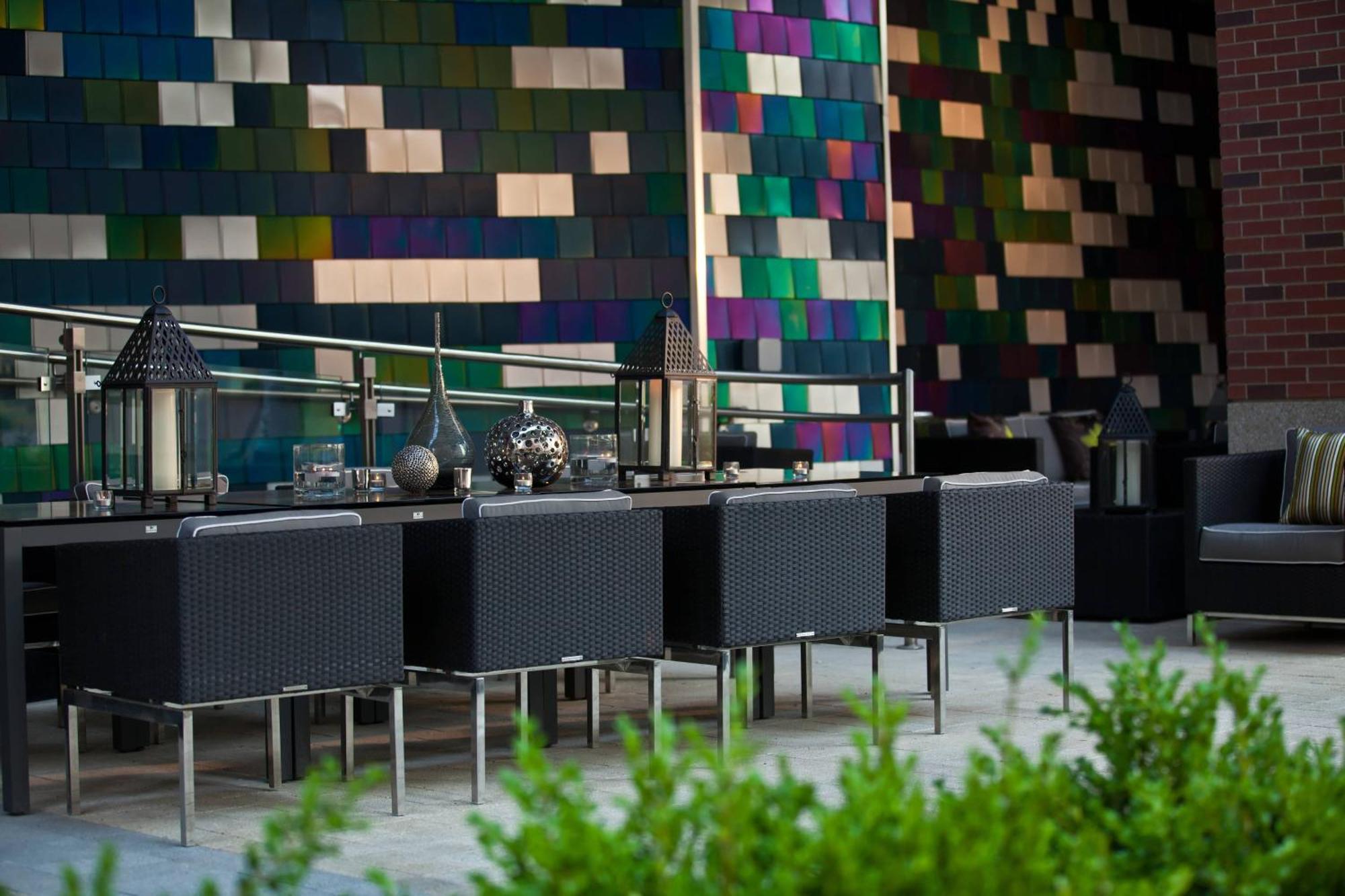 Renaissance Arlington Capital View Hotel Bagian luar foto