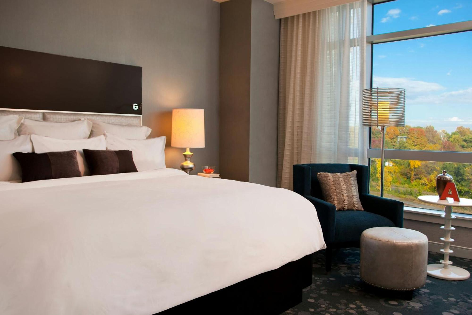 Renaissance Arlington Capital View Hotel Ruang foto