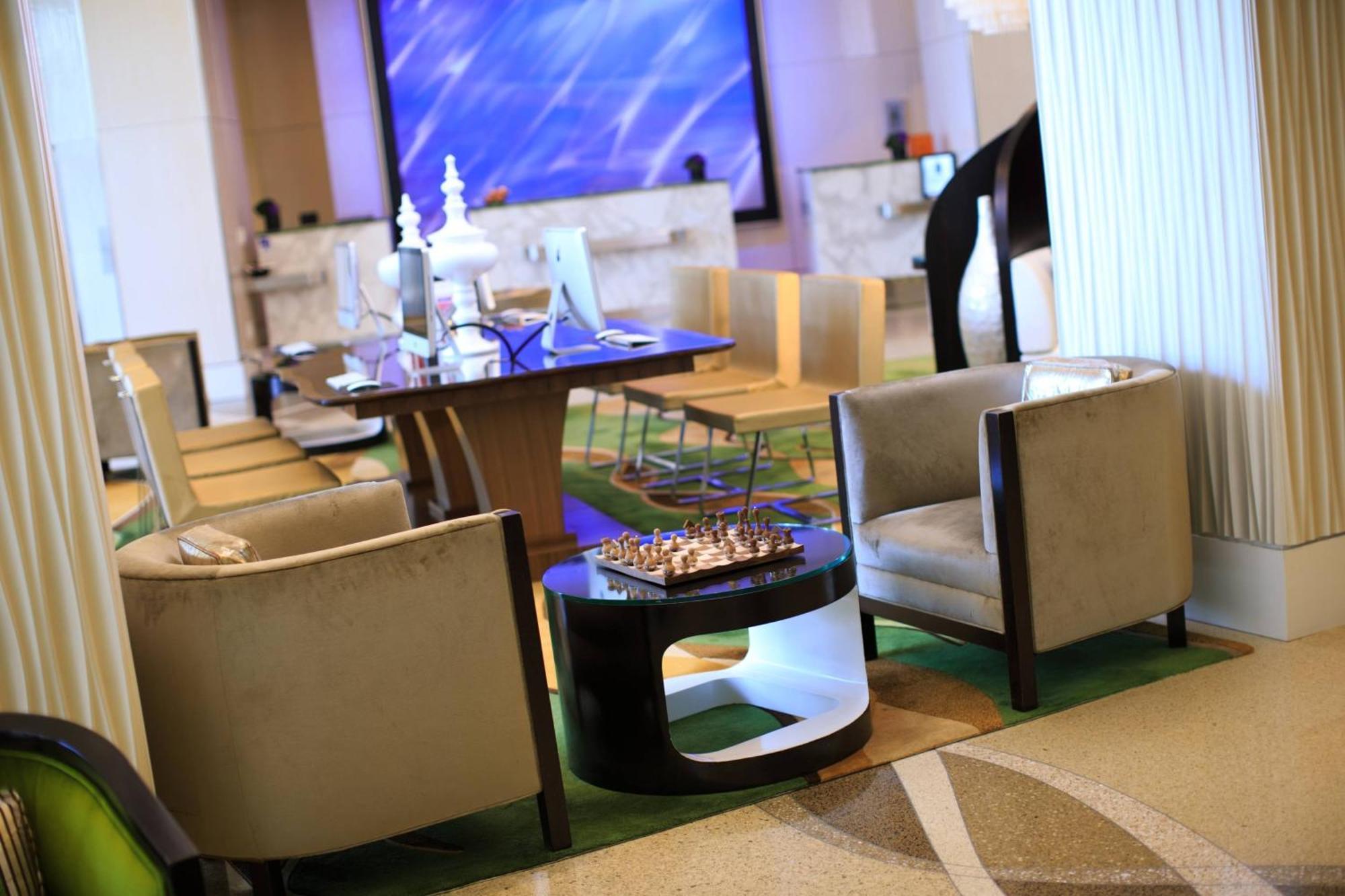 Renaissance Arlington Capital View Hotel Bagian luar foto