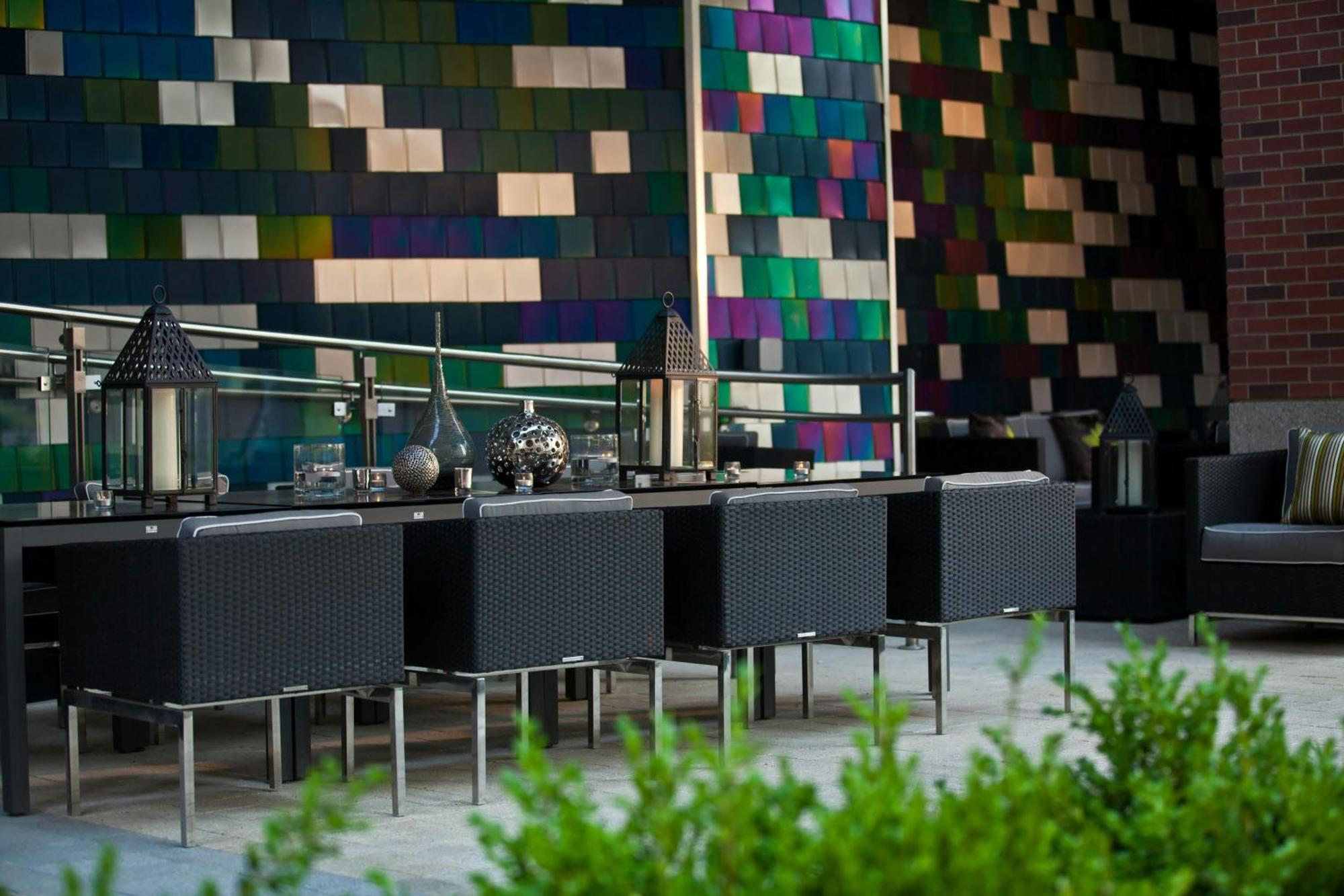 Renaissance Arlington Capital View Hotel Bagian luar foto