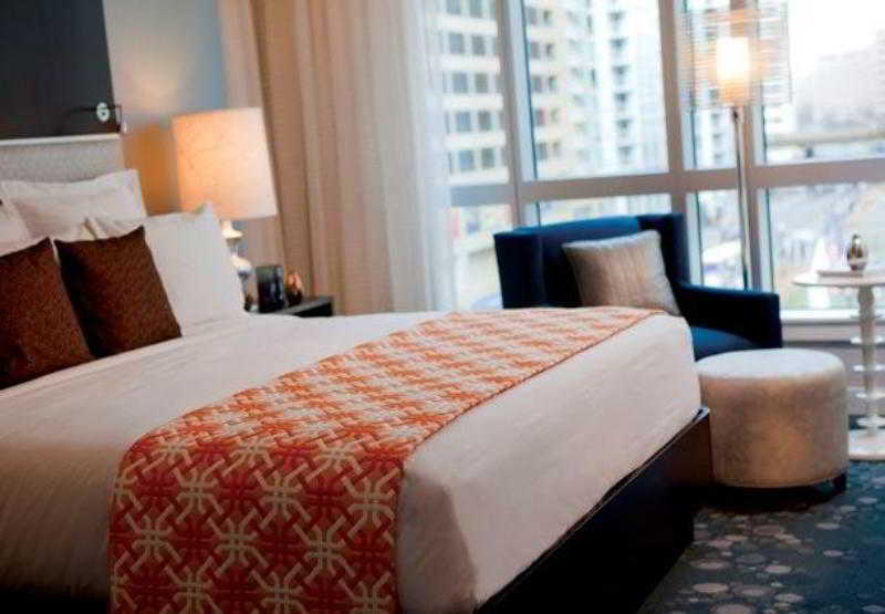 Renaissance Arlington Capital View Hotel Ruang foto